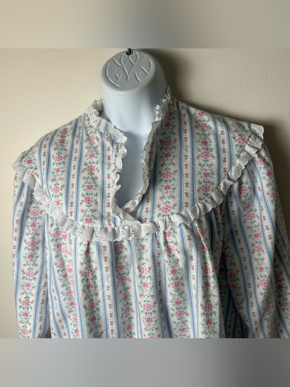Lanz of Salzburg Traditional Flannel Nightgown Size Small Floral Tyrolean Sleep - Picture 4 of 9